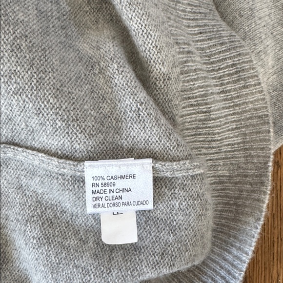 ⛄️ Alex Marie light gray cashmere cardigan. Size S. - Picture 6 of 6